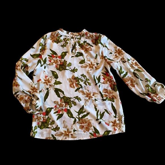 Lightweight Floral Blouse with Pooffy Sleeves - Picture 7 of 7
